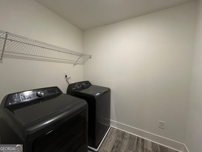 Building Photo - 7741 Squire Ct