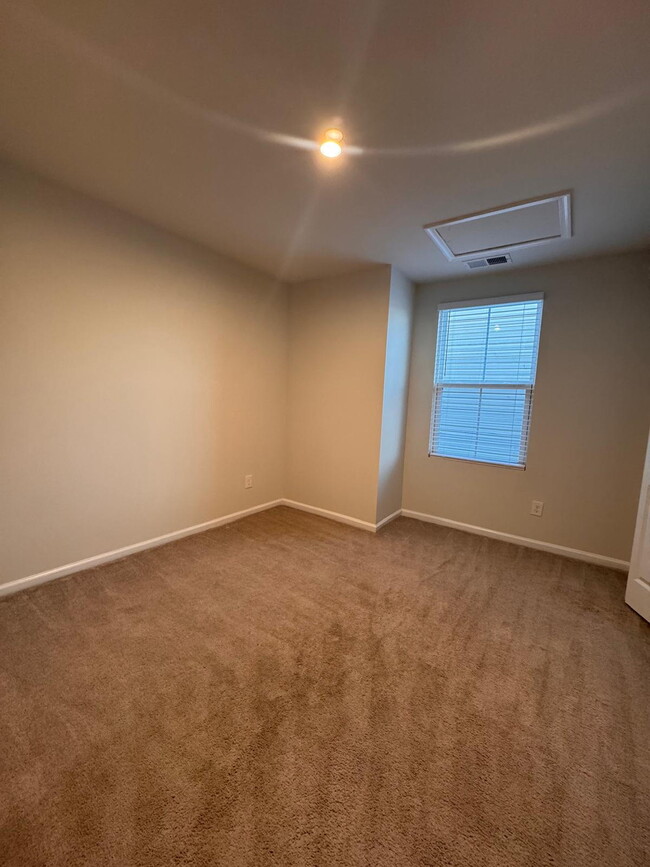 Building Photo - Beautiful 4-Bed, 2.5-Bath Home in Lyman – ...