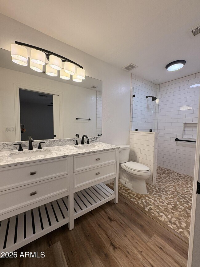 Building Photo - 13528 W Windsor Blvd