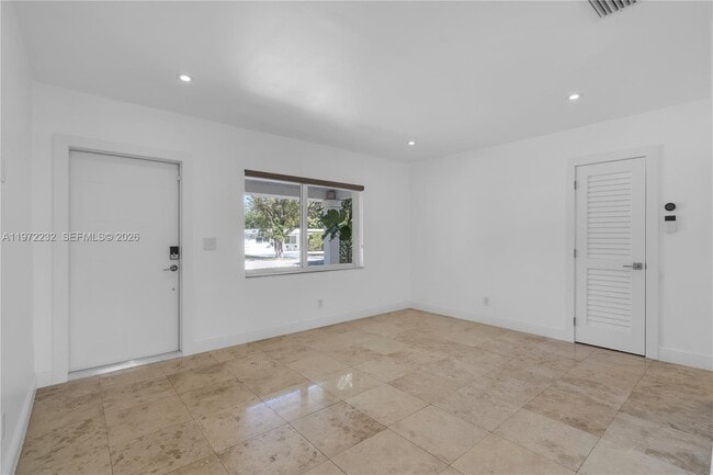 Building Photo - 6376 SW 20th St