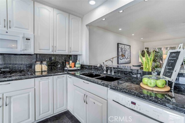 Building Photo - 2405 Caminito Ocean Cove