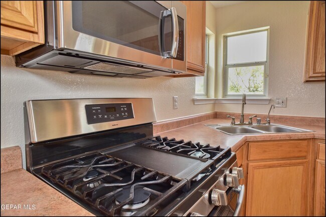 Building Photo - 4613 Robert Holt Dr