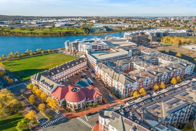 Building Photo - 302 Constitution Ave