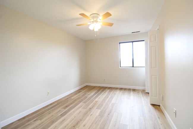 Building Photo - 1018 Blue Ridge Dr