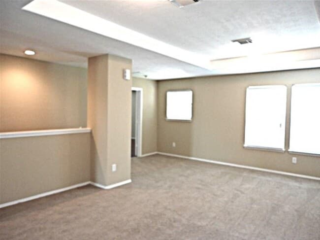 Building Photo - 18227 Thicket Grove Rd