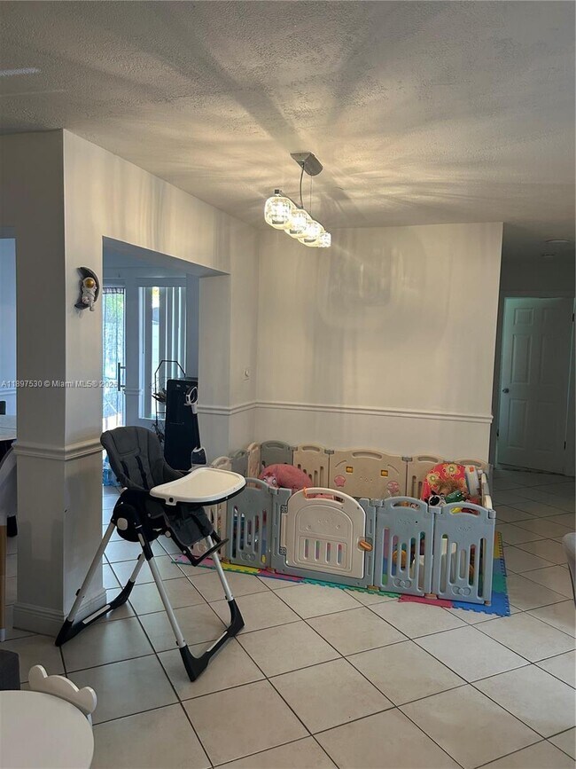 Building Photo - 11810 SW 80th St