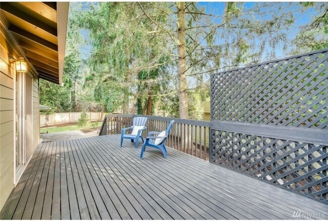 Building Photo - Kirkland Location, Charming 3 Bedroom - 1....