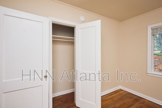 Building Photo - 1337 Briarwood Dr NE