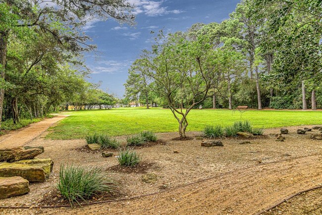 Building Photo - 8827 Lawncliff Ln