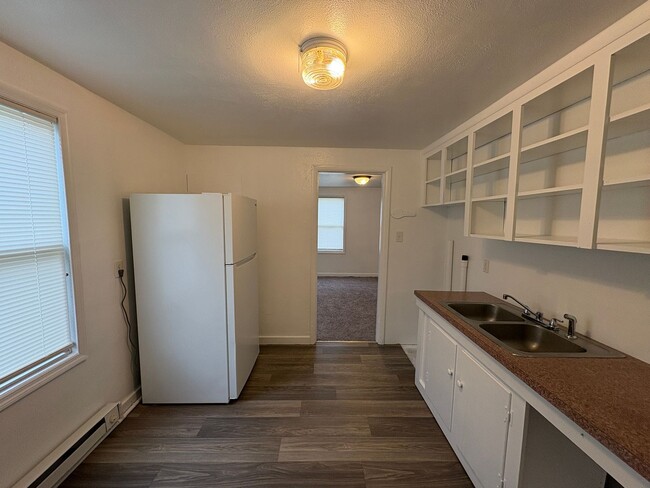 Building Photo - Adorable two bedroom, one bath house!