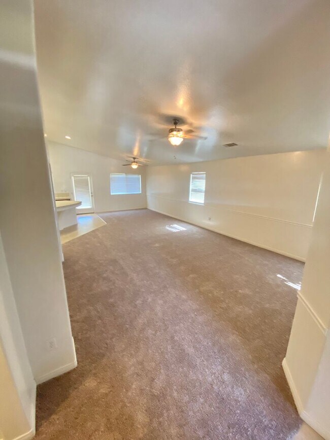 Building Photo - Beautiful 3 bed 2 bath Home in Rosedale!