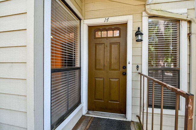 Building Photo - 3500 Tangle Brush Dr