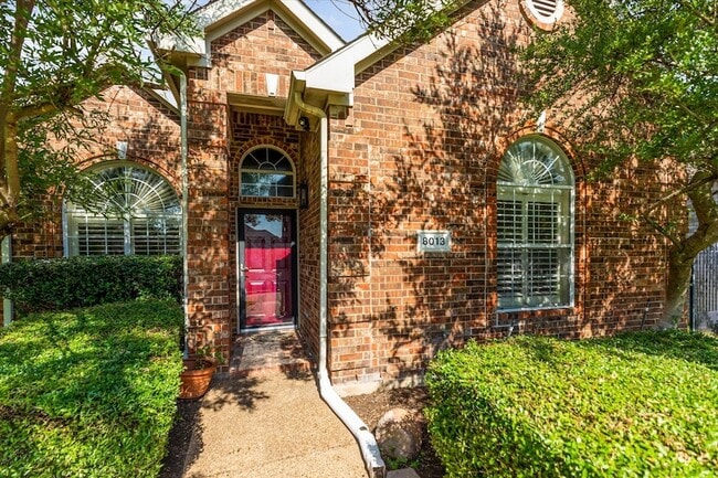 Building Photo - 8013 Springmoss Dr