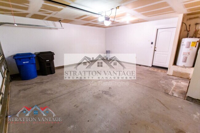 Building Photo - 15792 W Port Au Prince Ln