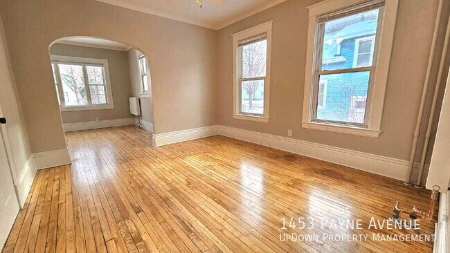 Building Photo - 1453 Payne Ave