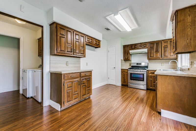 Building Photo - 1607 Heather Glen Ct
