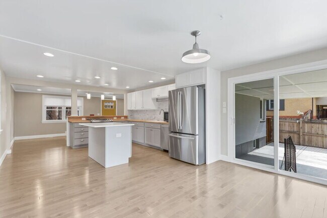 Building Photo - 6260 W 61st Ave