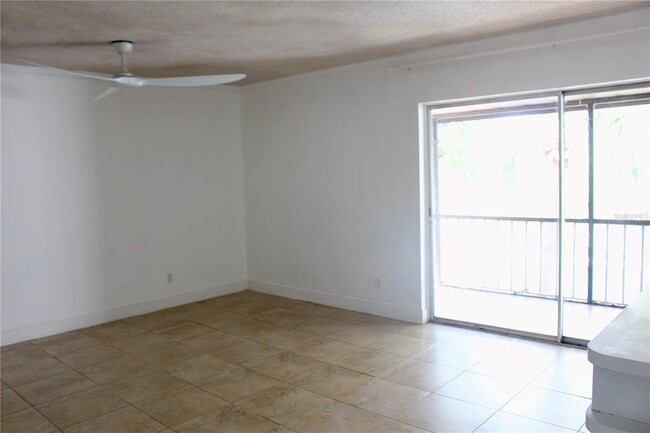 Building Photo - 9101 Tudor Dr