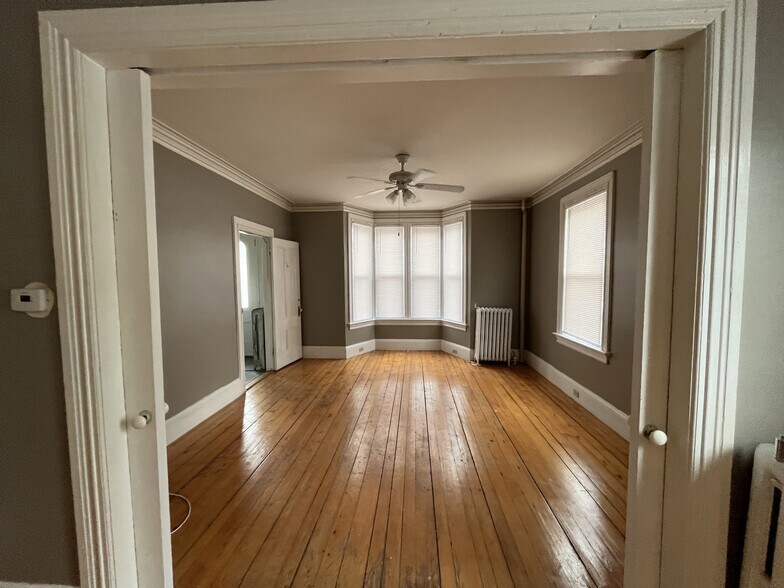 Building Photo - 203 Howell St