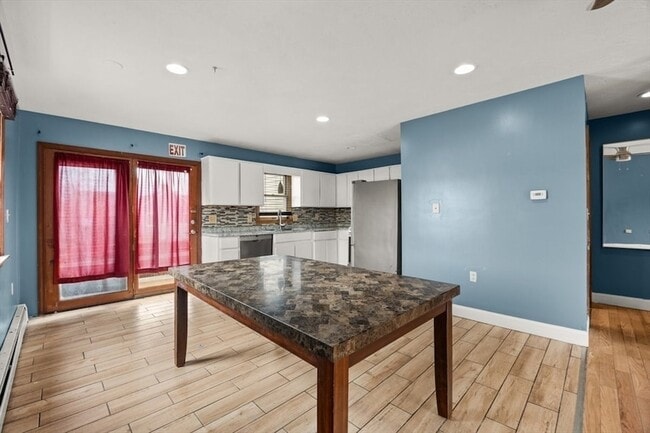 Building Photo - 39 Blendall St