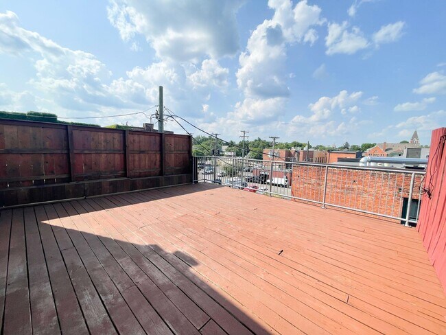 Building Photo - 208 W Michigan Ave