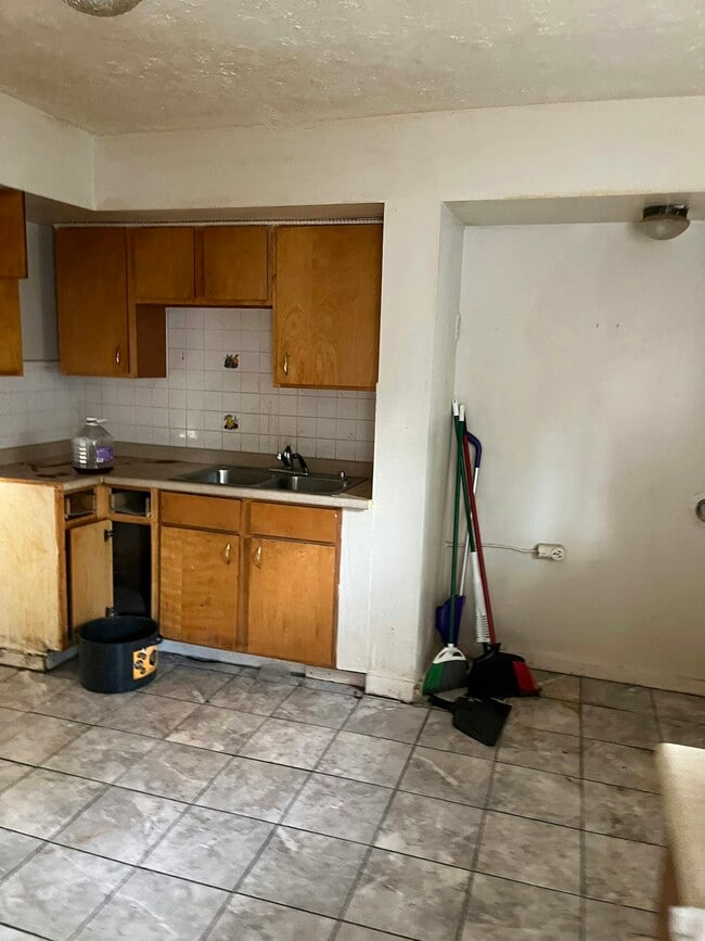 Building Photo - 1591 Azalea Dr