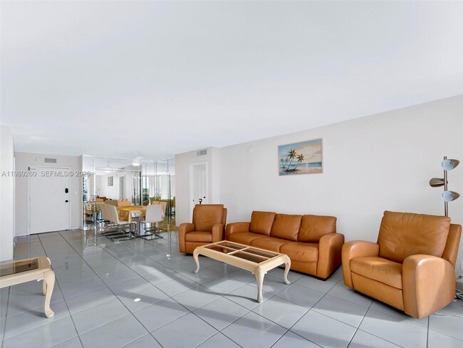 Building Photo - 3140 S Ocean Dr