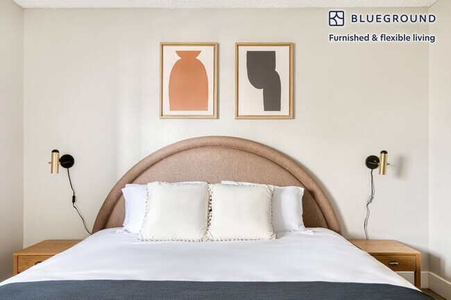 Building Photo - 3333 W 2nd St