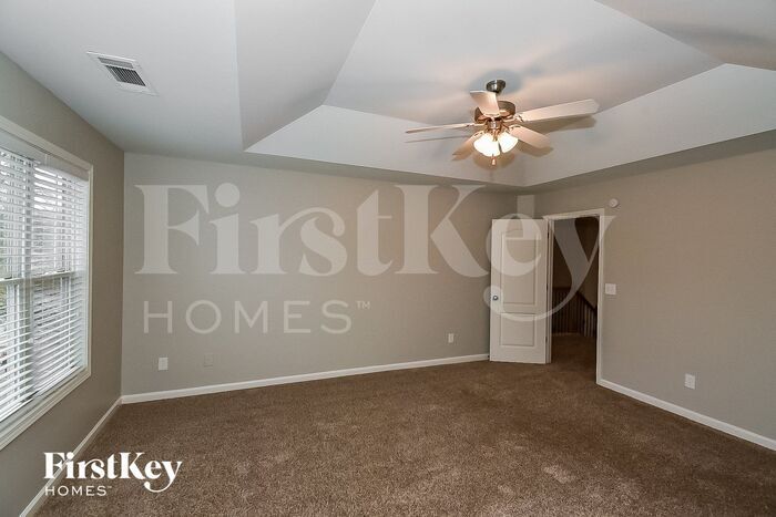 Building Photo - 8145 Willowbank Way