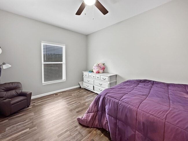 Building Photo - 3 bedroom-Modern Elegance Meets Country Ch...