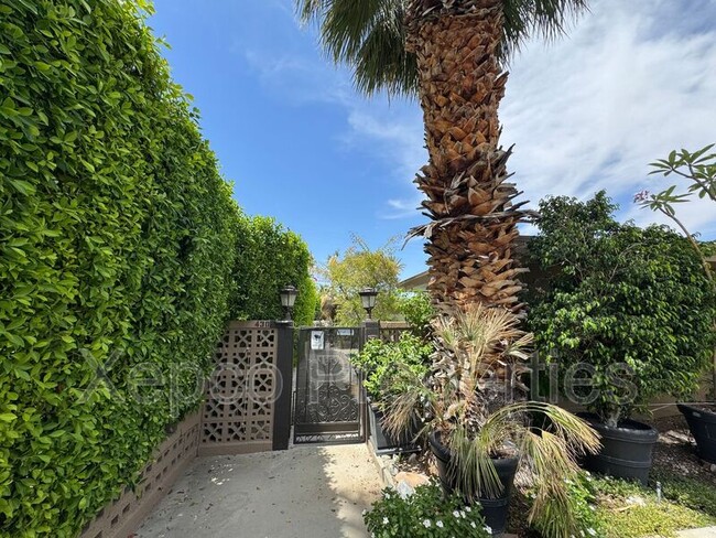 Building Photo - 430 Avenida Ortega