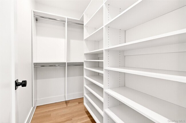 Building Photo - 306 Hunter St