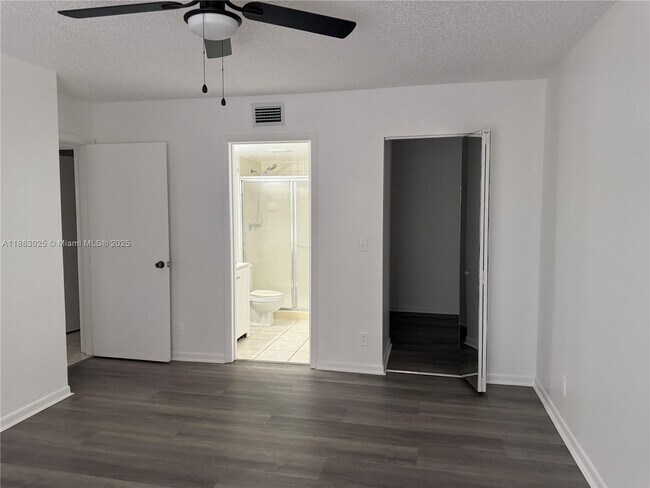 Building Photo - 1101 Green Pine Blvd