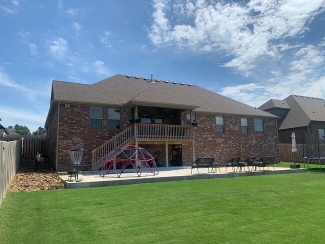 Building Photo - 1630 Abbey Ln