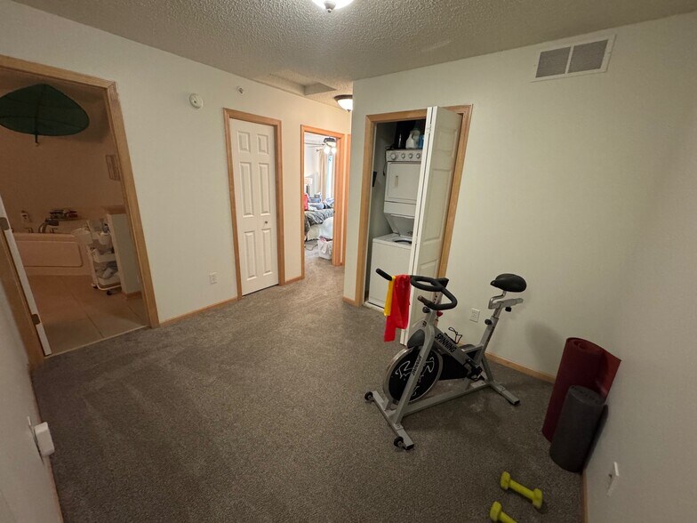 Loft - 11217 Kinsley St