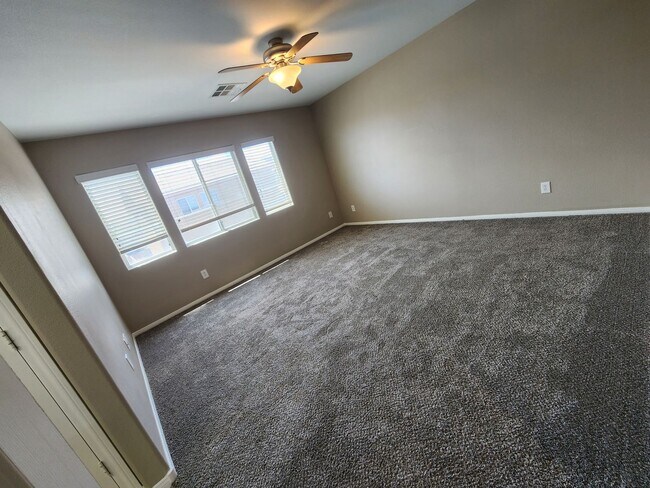 Building Photo - A Beautiful 3 Bedroom 2 story home in SW. ...