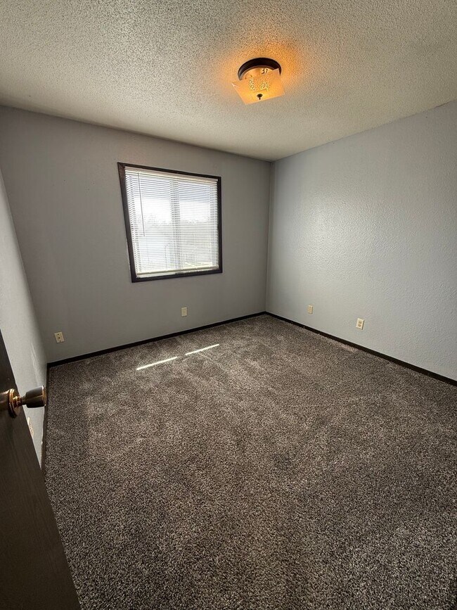 Building Photo - 3108 Sycamore Terrace