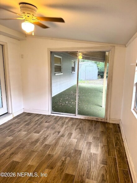 Building Photo - 2856 Beachwood Blvd
