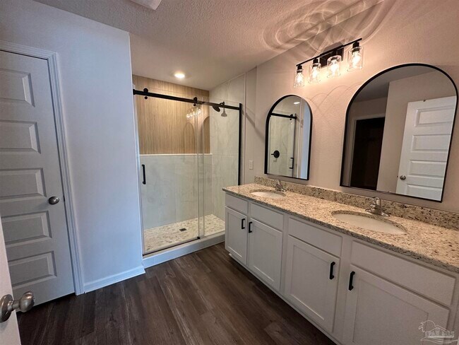 Building Photo - 4014 Whitetail Ln