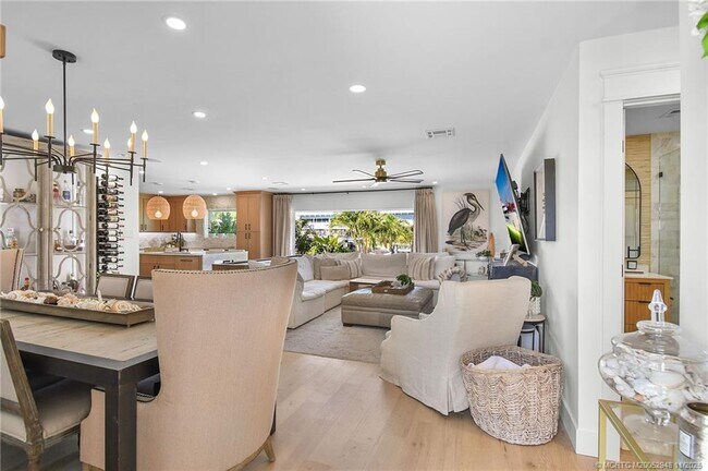 Building Photo - 1425 SW Egret Way