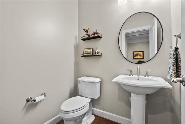 Building Photo - Elegant Single-Family Residence with Upscale Finishes in Amenity-Rich Community