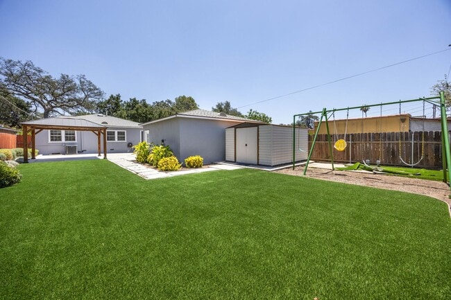 Building Photo - Charming Renovated Pasadena Home with Exceptional Outdoor Space