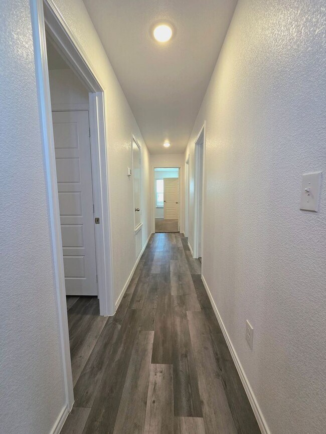 Building Photo - AVAILABLE SOON! *MORE PHOTOS COMING SOON* (SECTION 8 ACCEPTED)