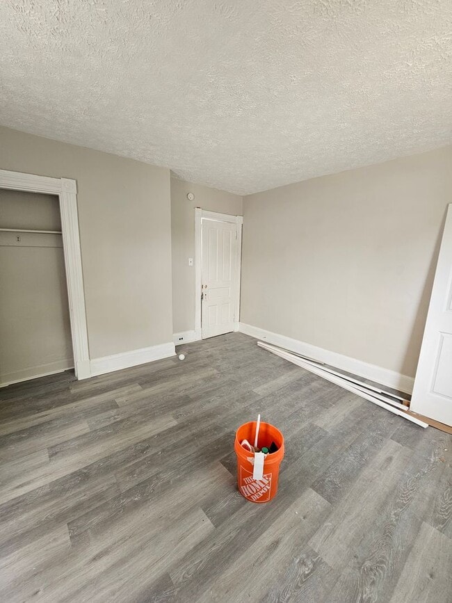 Building Photo - 6710 Vine St