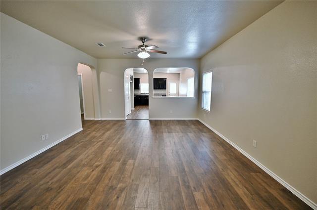 Building Photo - 916 Iona Dr