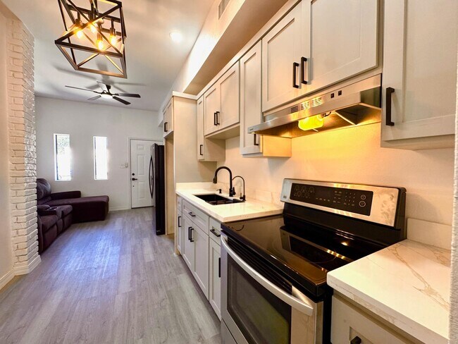 Building Photo - 1515 Madison St