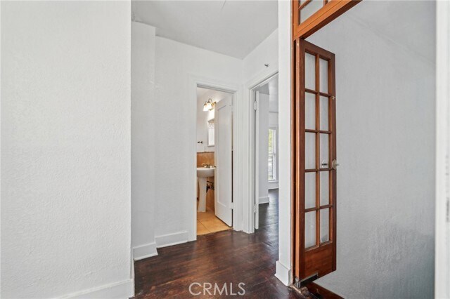 Building Photo - 3098 N Arrowhead Ave