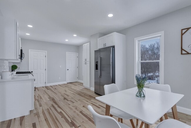 Building Photo - 73 Walnut St