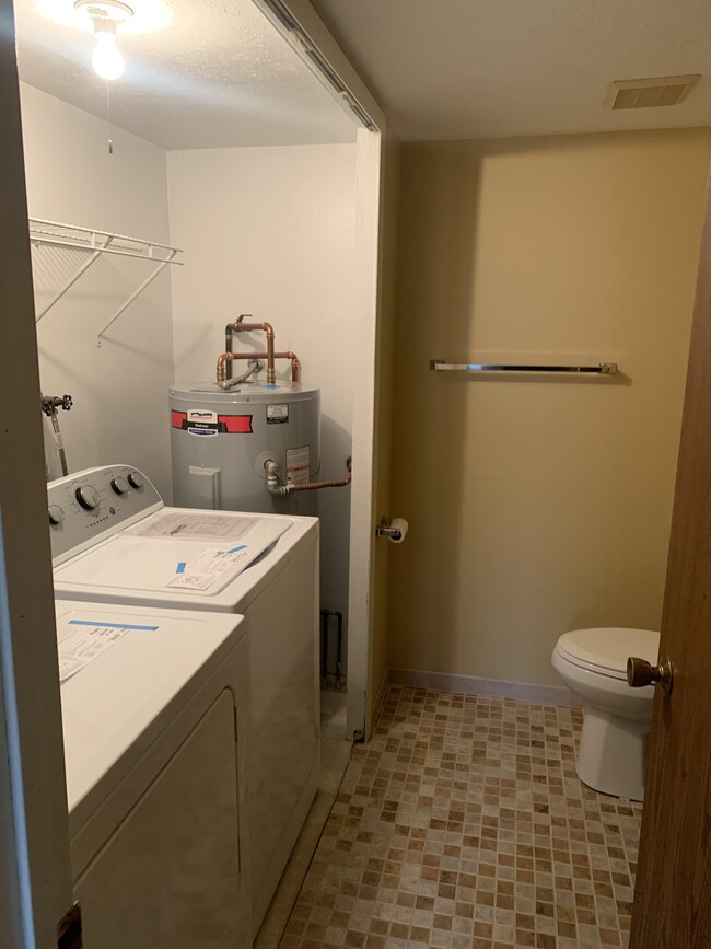 Building Photo - 1680 Cedarwood Dr