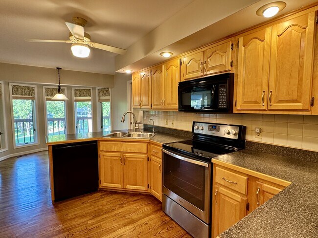 Building Photo - 212 Talah Ln